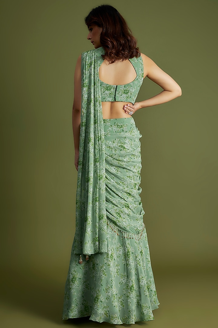Green Georgette Embroidered Fish-Cut Wedding Lehenga Set by Suruchi Parakh at Pernia's Pop Up Shop