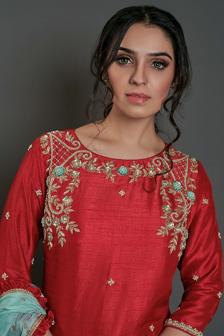 Red Handcrafted Straight Kurta Set by Suruchi Parakh at Pernia's Pop Up Shop