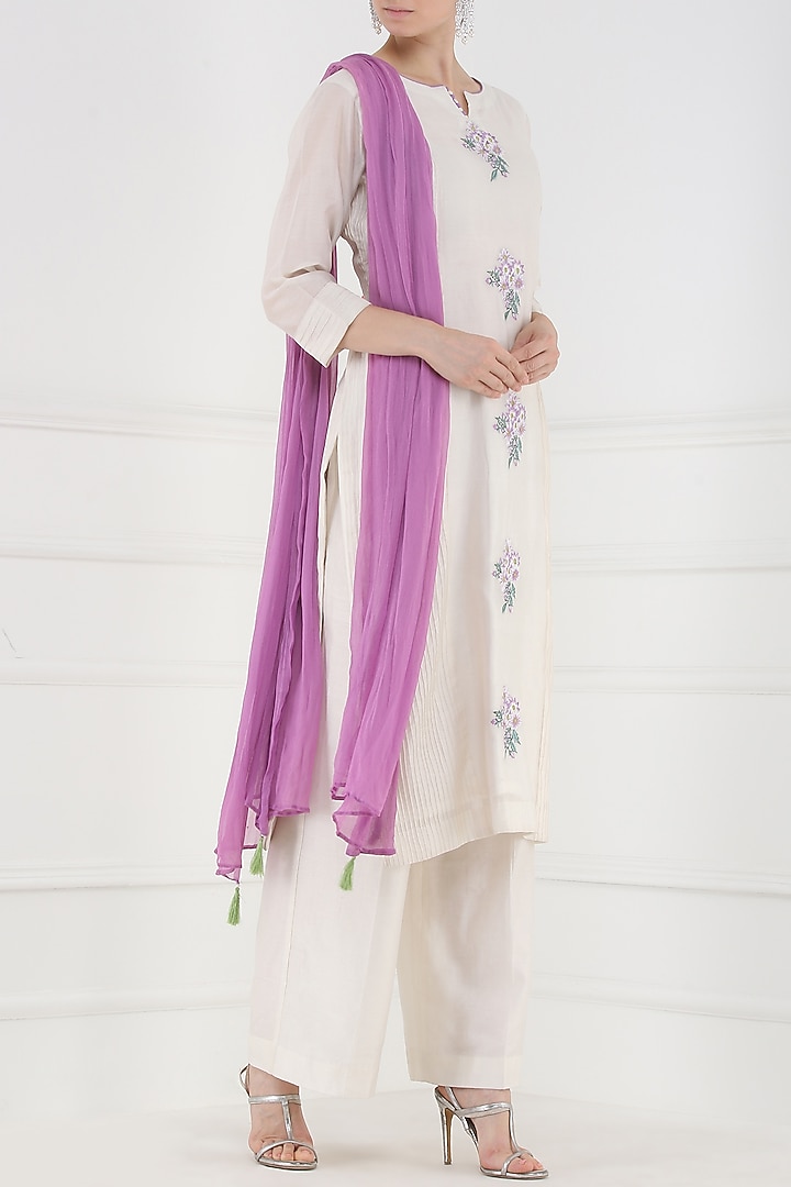 White thread embroidered kurta and palazzo pants set available only at Pernia's Pop Up Shop.