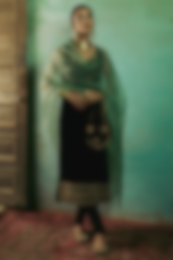 Midnight Black Silk Velvet Sleeveless Kurta Set by Sureena Chowdhri at Pernia's Pop Up Shop