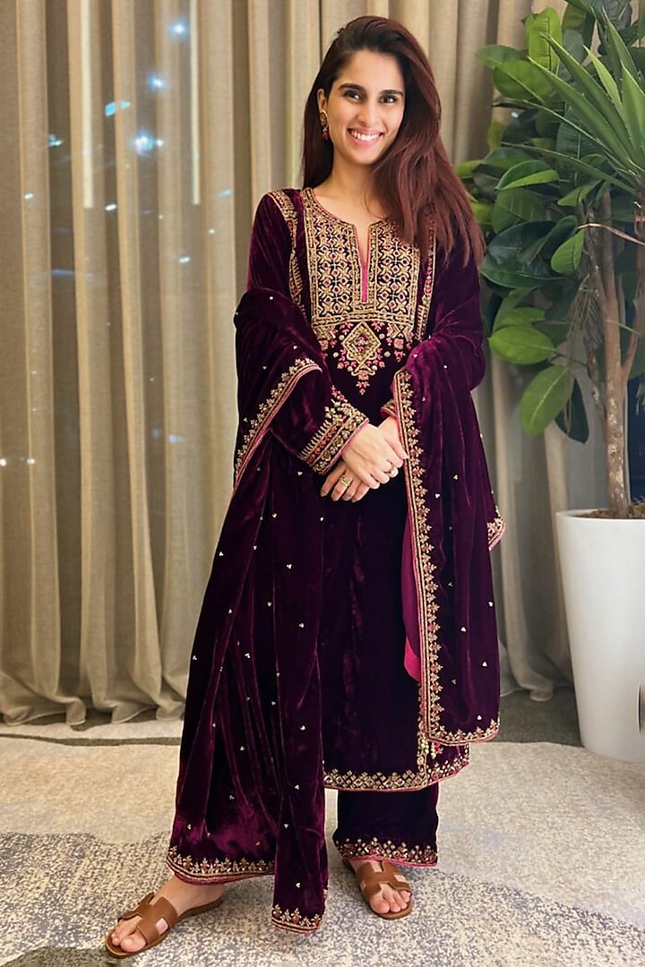 Plum Silk Velvet Zardosi Hand Embroidered Kurta Set by Sureena Chowdhri at Pernia's Pop Up Shop