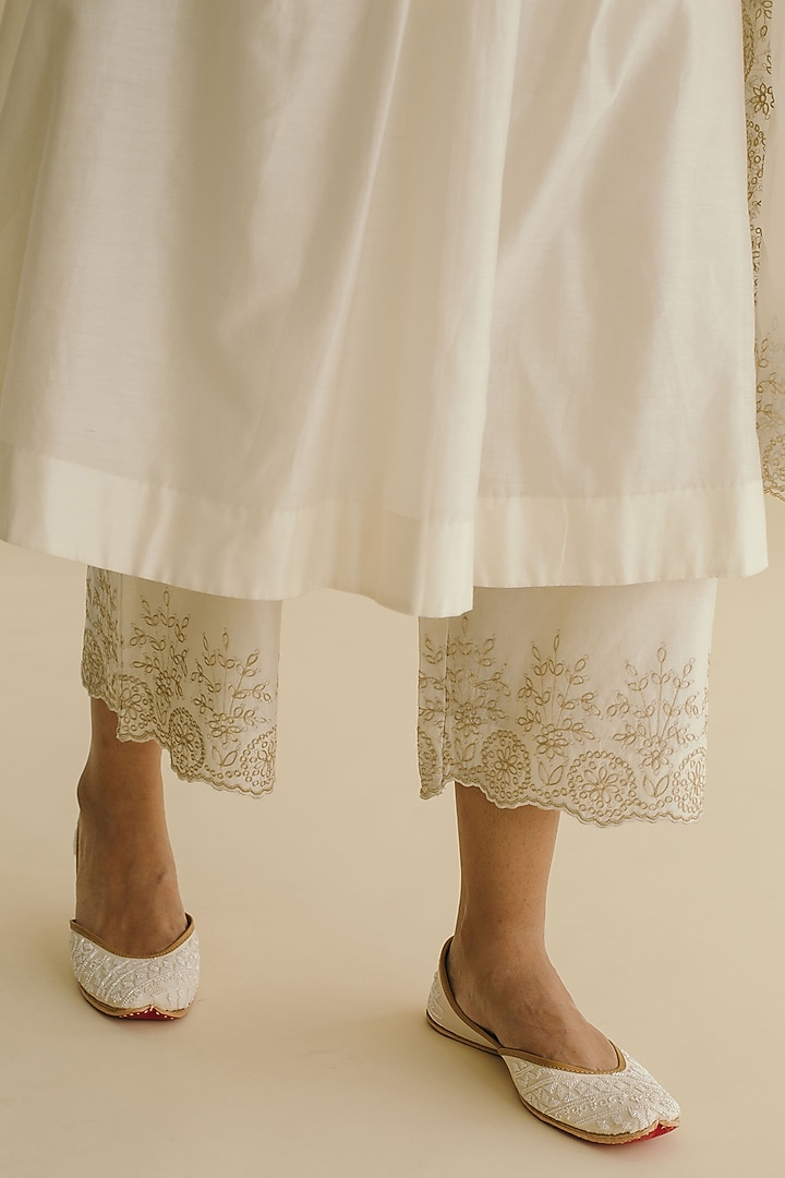 Ivory Silk Chanderi Kurta Set by Sureena Chowdhri at Pernia's Pop Up Shop