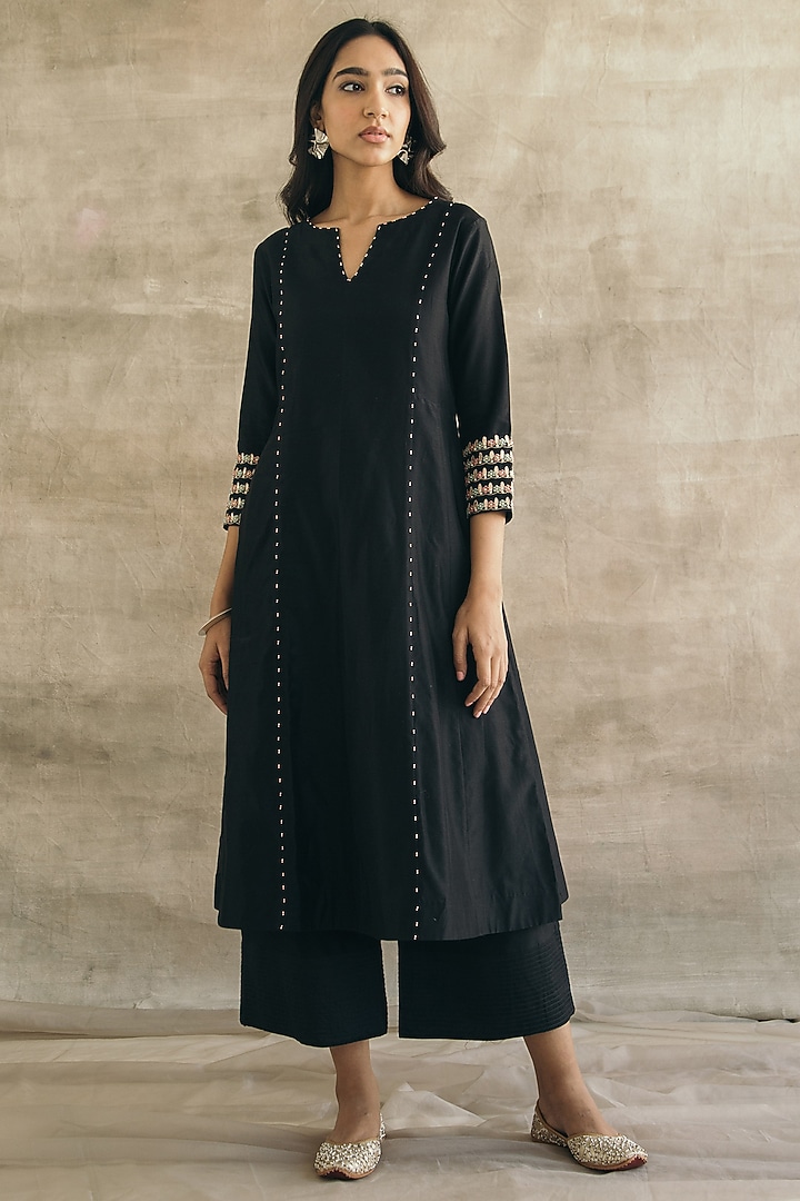 Black Silk Chanderi Embroidered Kurta Set by Sureena Chowdhri at Pernia's Pop Up Shop