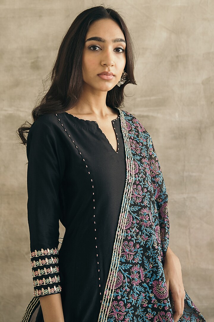 Black Silk Chanderi Embroidered Kurta Set by Sureena Chowdhri at Pernia's Pop Up Shop