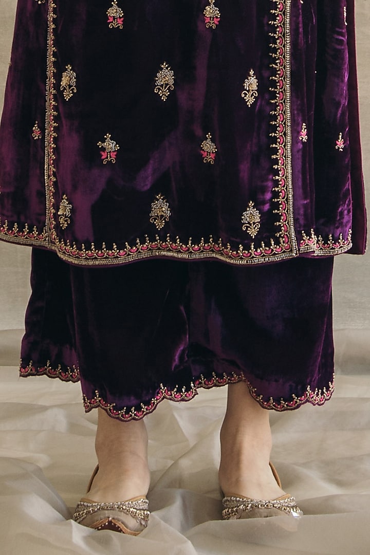Plum Silk Velvet Embroidered Kurta Set by Sureena Chowdhri at Pernia's Pop Up Shop