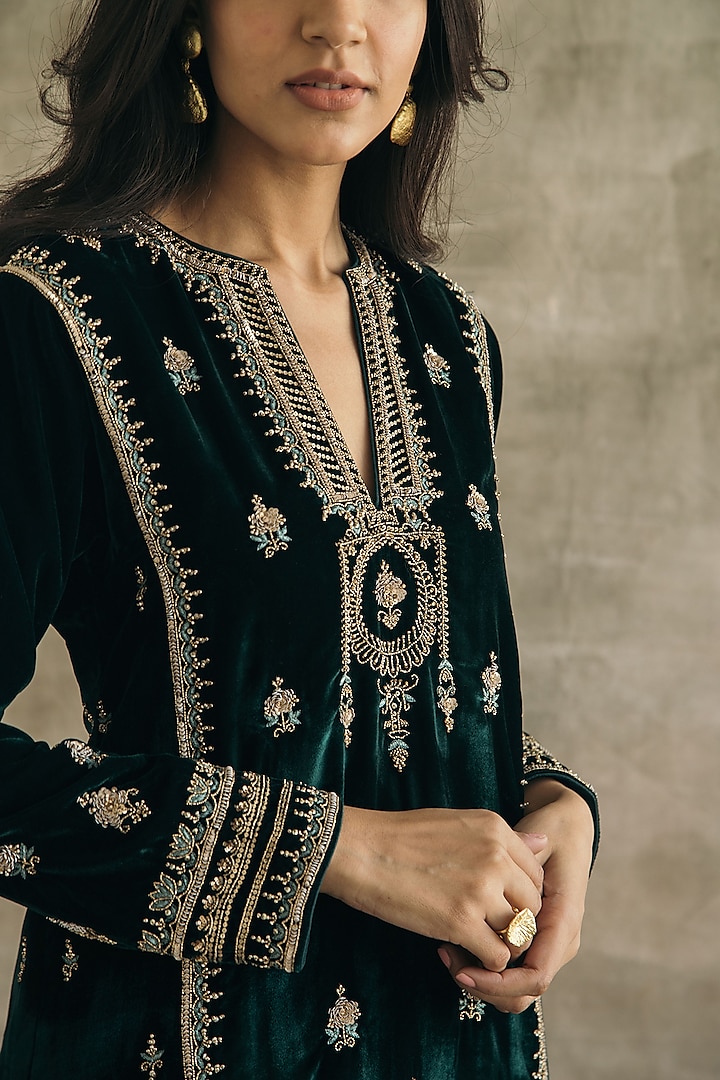 Bottle Green Silk Velvet Embroidered Kurta Set by Sureena Chowdhri at Pernia's Pop Up Shop