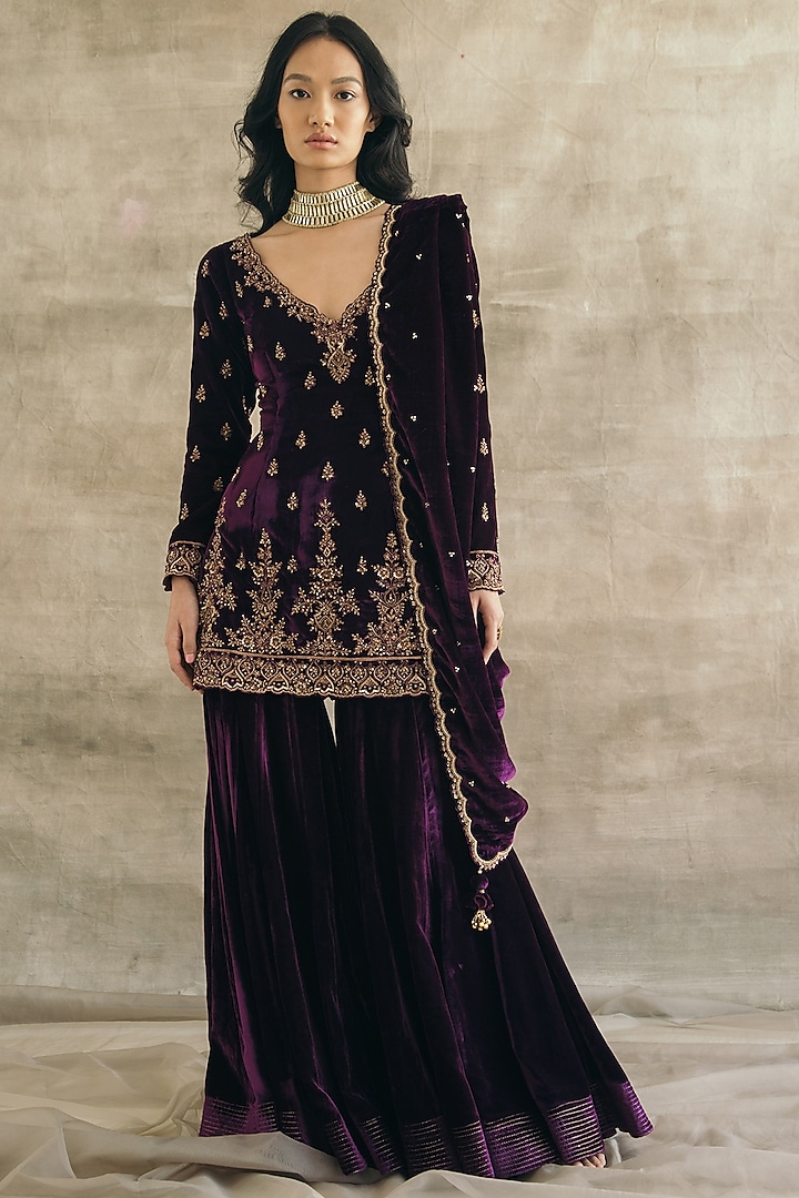 Plum Silk Velvet Gharara Set Design by Sureena Chowdhri at Pernia's Pop Up  Shop 2024