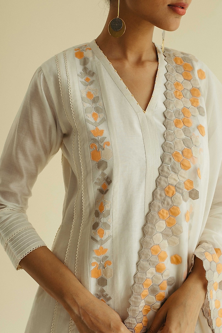 Ivory Silk Chanderi Embroidered Kurta Set by Sureena Chowdhri at Pernia's Pop Up Shop
