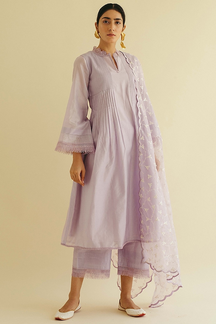 Lilac Silk Chanderi Kurta Set by Sureena Chowdhri at Pernia's Pop Up Shop