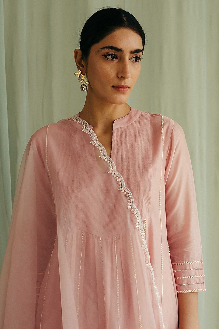 Blush Pink Silk Chanderi Pearl Embroidered Kurta Set by Sureena Chowdhri at Pernia's Pop Up Shop