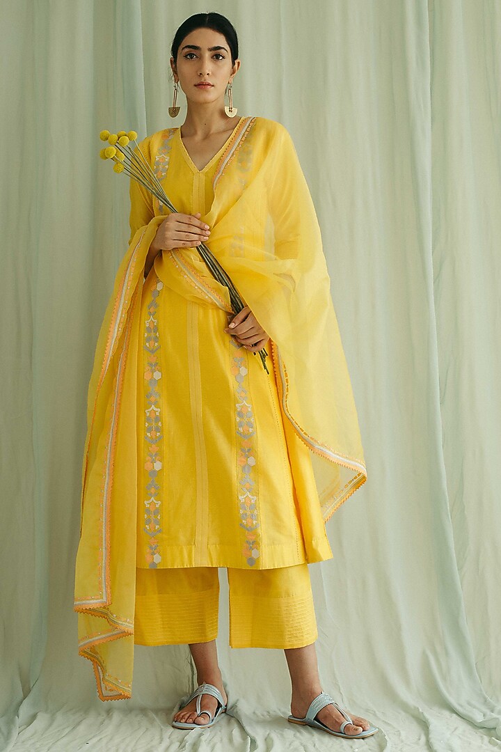 Yellow Silk Chanderi Embroidered Kurta Set by Sureena Chowdhri at Pernia's Pop Up Shop