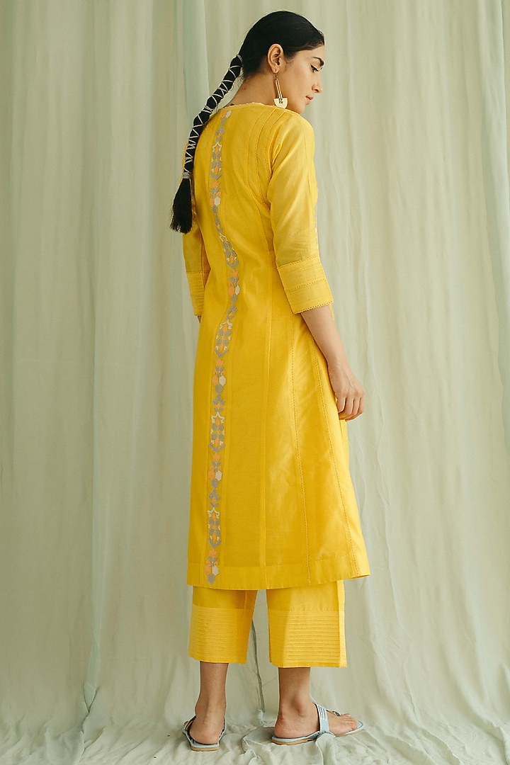 Yellow Silk Chanderi Embroidered Kurta Set by Sureena Chowdhri at Pernia's Pop Up Shop