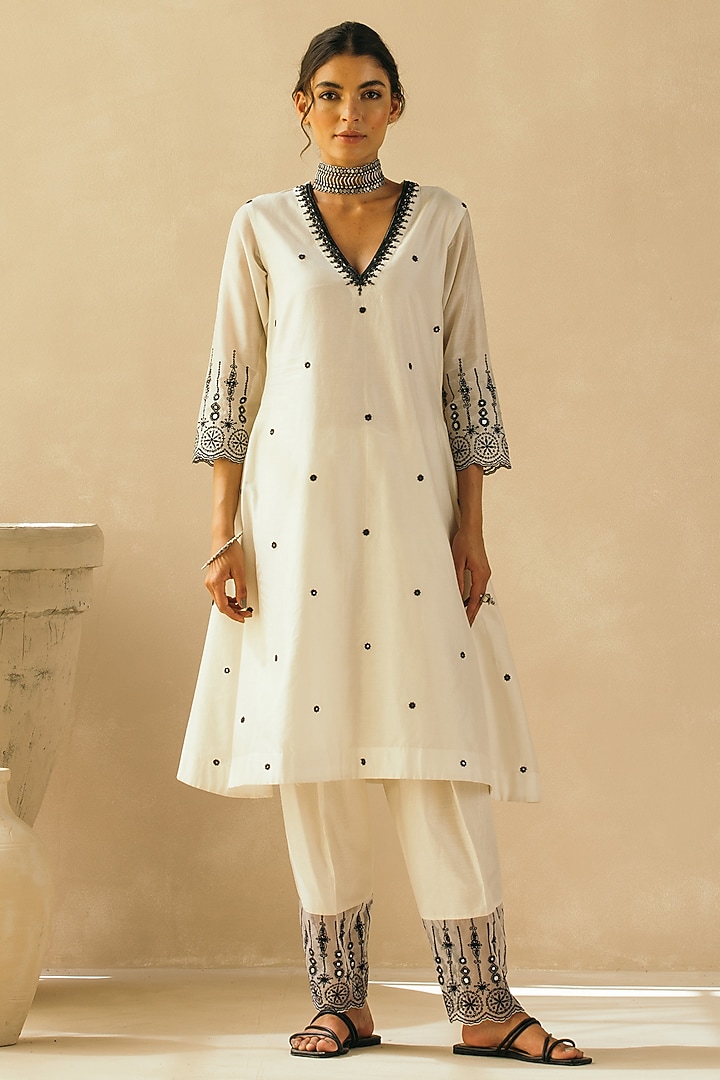 Ebony Black & Ivory Silk Chanderi Hand Embroidered Kurta Set by Sureena Chowdhri at Pernia's Pop Up Shop