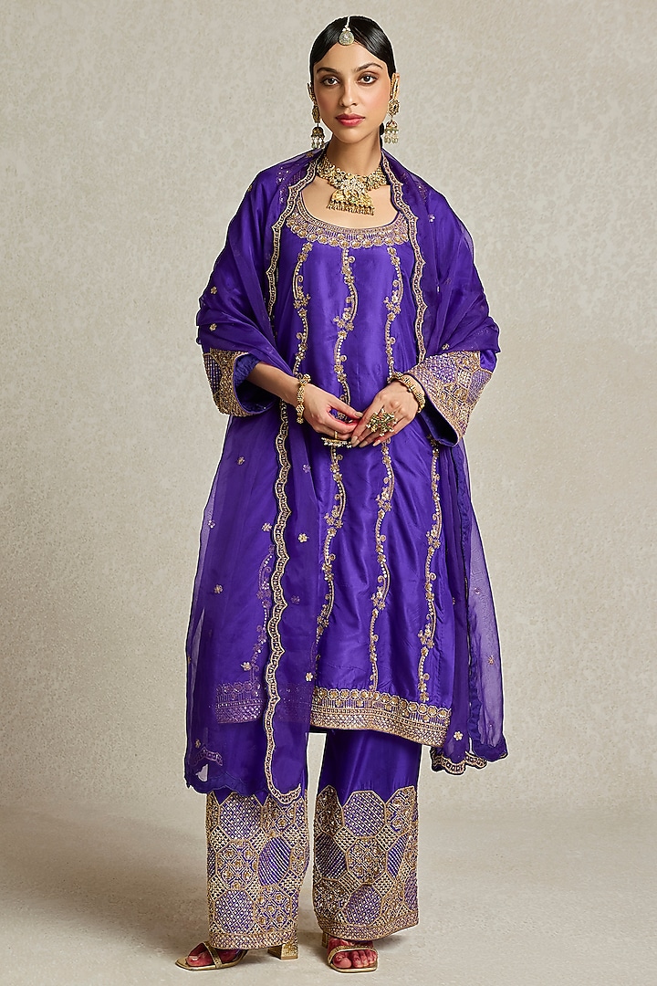 Purple Silk Hand Embroidered Kurta Set by Sureena Chowdhri at Pernia's Pop Up Shop