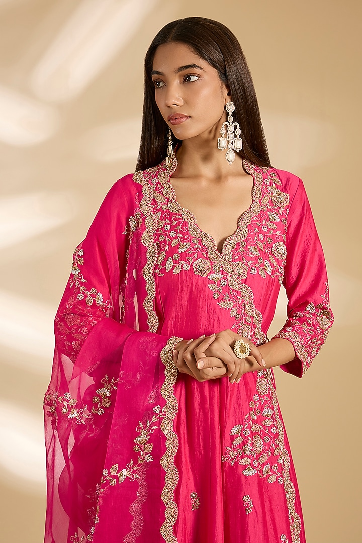 Strawberry Red Spun Silk Kurta Set by SURBHI SHAH at Pernia's Pop Up Shop