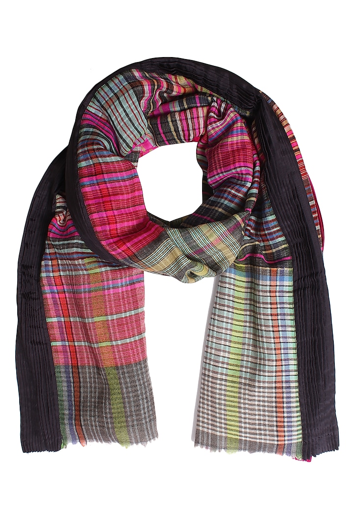 The spice check pleated scarf by Soutache