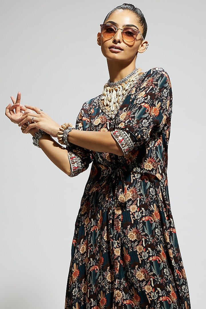 Black Crepe Jaal Printed Tunic Set by SVA BY SONAM & PARAS MODI at Pernia's Pop Up Shop