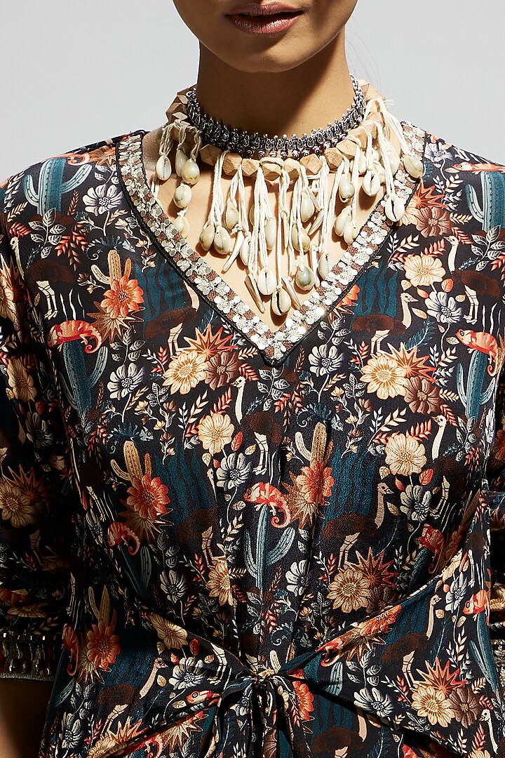 Black Crepe Jaal Printed Tunic Set by SVA BY SONAM & PARAS MODI at Pernia's Pop Up Shop