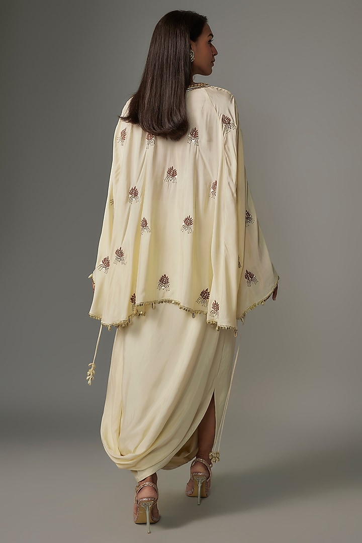 Ivory Crepe Embellished Kaftan Set by Sva By Sonam & Paras Modi at Pernia's Pop Up Shop