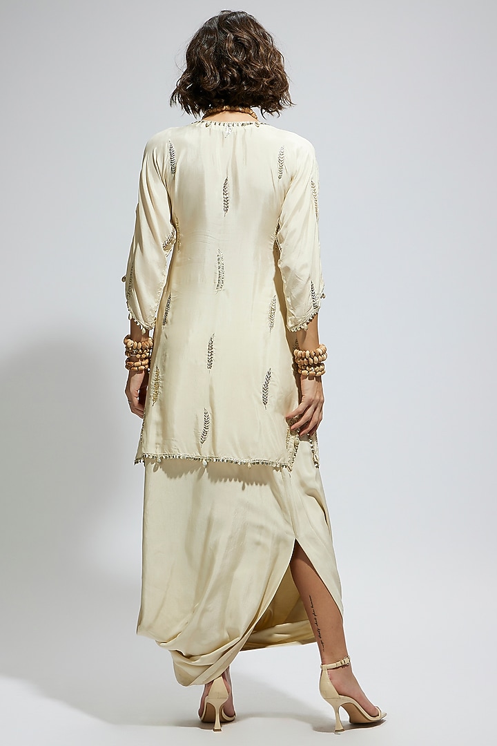 Ivory Silk Embellished Tunic Set by SVA BY SONAM & PARAS MODI at Pernia's Pop Up Shop