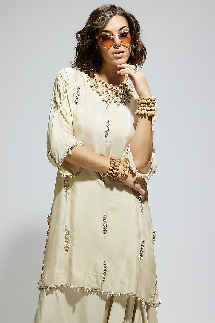Ivory Silk Embellished Tunic Set by SVA BY SONAM & PARAS MODI at Pernia's Pop Up Shop