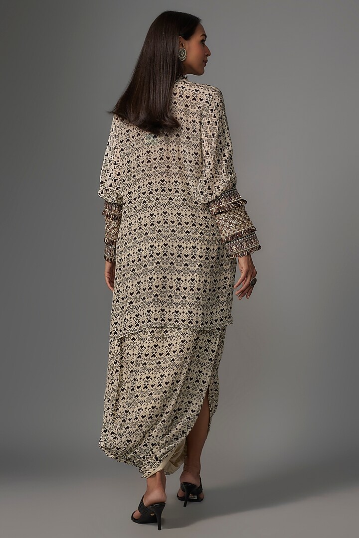 White Crepe Geometric Printed Kurta Set by Sva By Sonam & Paras Modi at Pernia's Pop Up Shop