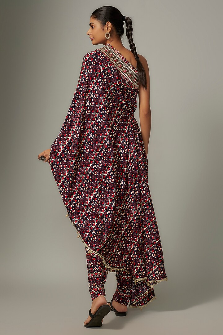 Blue Crepe Printed One-Shoulder Wedding Saree Set by SVA BY SONAM & PARAS MODI at Pernia's Pop Up Shop