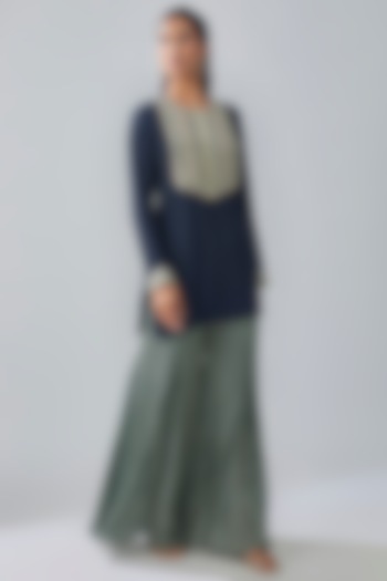 Navy Blue Crepe Embellished Kurta Set by Sva By Sonam & Paras Modi at Pernia's Pop Up Shop