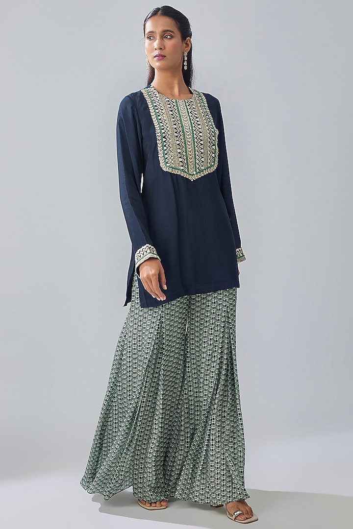 Navy Blue Crepe Embellished Kurta Set by Sva By Sonam & Paras Modi at Pernia's Pop Up Shop