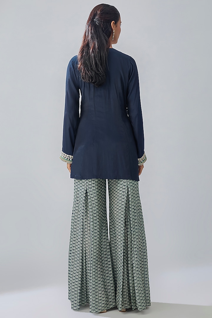 Navy Blue Crepe Embellished Kurta Set by Sva By Sonam & Paras Modi at Pernia's Pop Up Shop