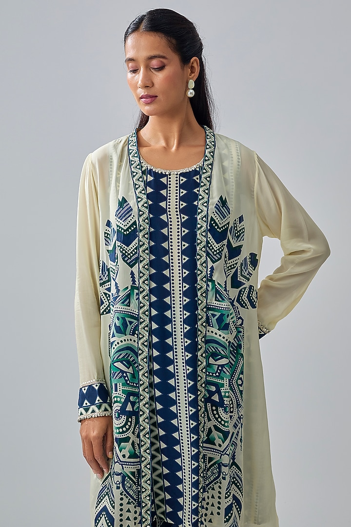 Ivory Crepe Printed Cape Set by Sva By Sonam & Paras Modi at Pernia's Pop Up Shop