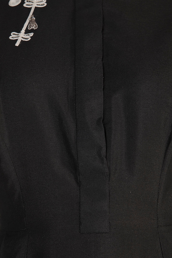 Midnight Blue Embroidered Kurta by Arya by SVA at Pernia's Pop Up Shop