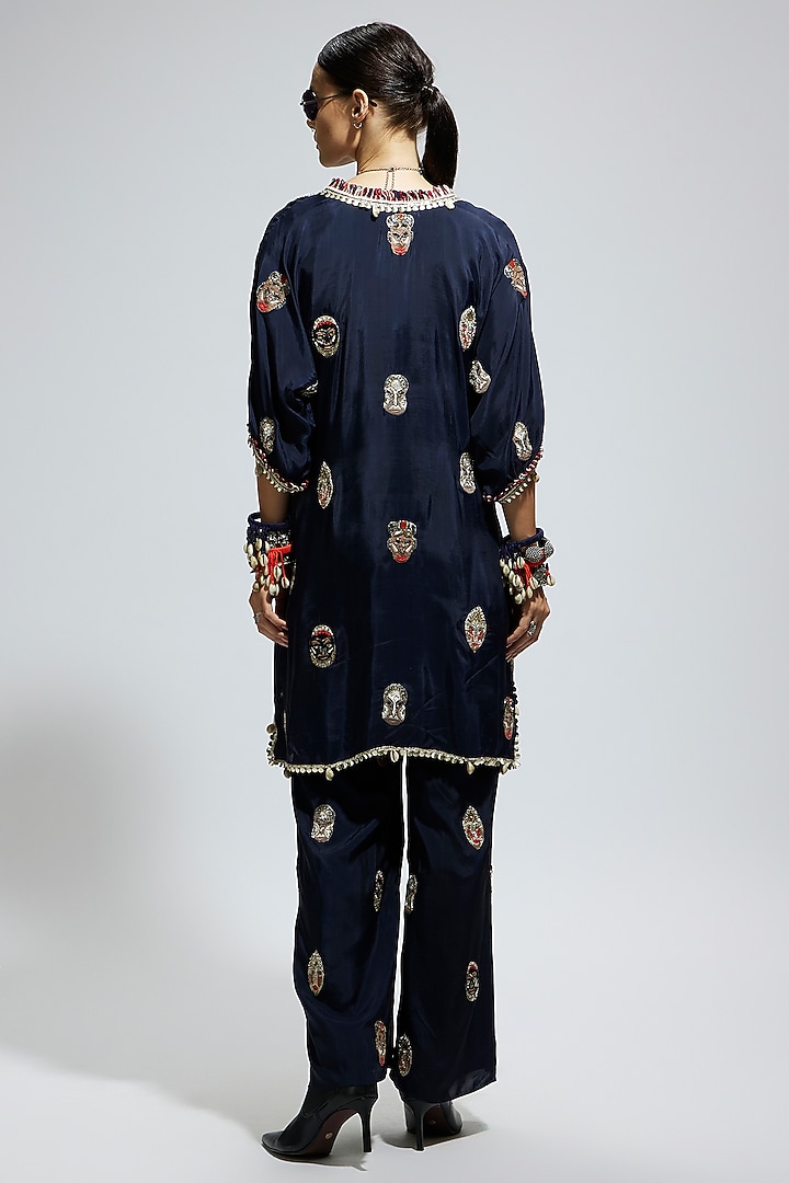 Blue Silk Embroidered Kurta Set by SVA BY SONAM & PARAS MODI at Pernia's Pop Up Shop