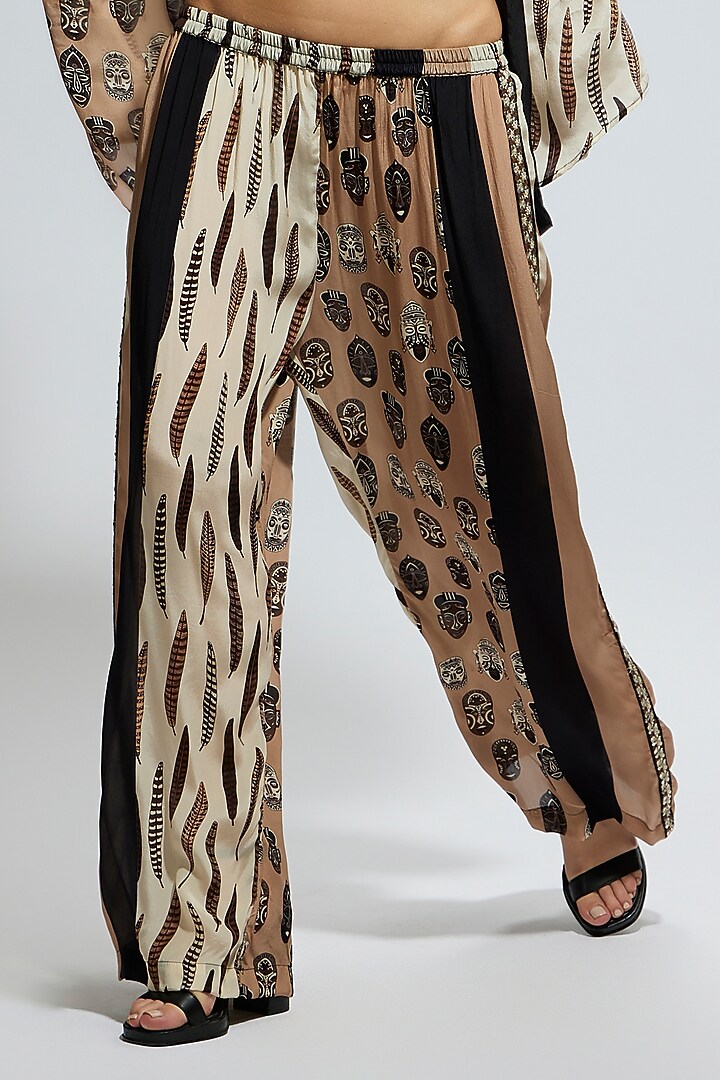 Ivory Crepe Printed Co-Ord Set by SVA BY SONAM & PARAS MODI at Pernia's Pop Up Shop