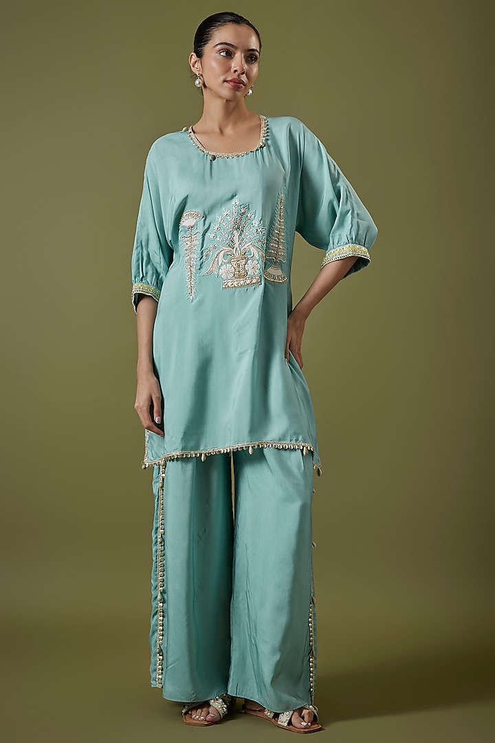 Teal Blue Habutai Silk Embellished Kurta Set by Sva By Sonam & Paras Modi at Pernia's Pop Up Shop