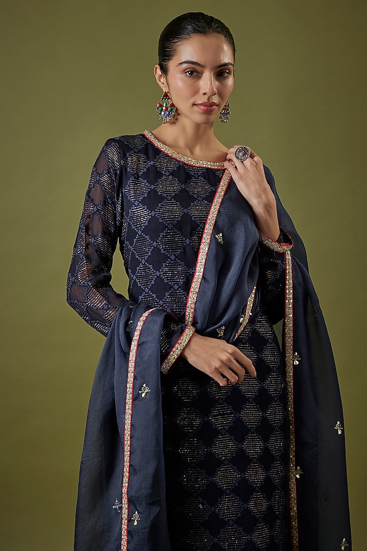 Navy Blue Silk Kurta Set by Sva By Sonam & Paras Modi at Pernia's Pop Up Shop
