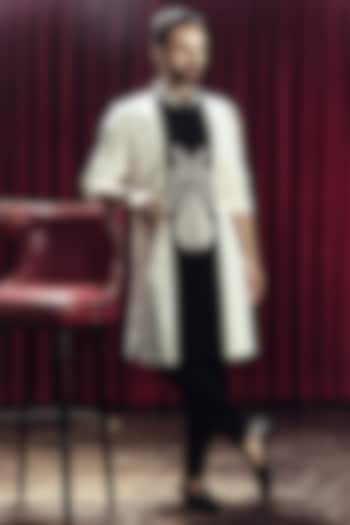 Ivory & Black Crepe Embroidered Open Kurta Set by Sva By Sonam & Paras Modi Men at Pernia's Pop Up Shop