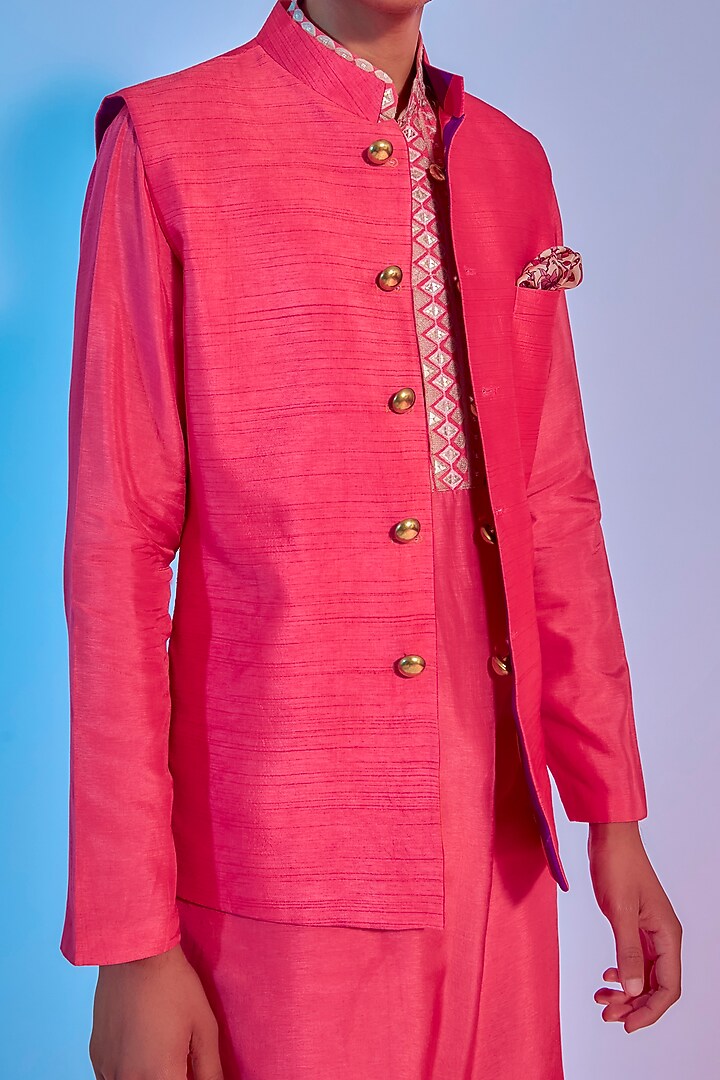 Coral Raw Silk Striped Reversible Bundi Jacket by Sva By Sonam & Paras Modi Men at Pernia's Pop Up Shop