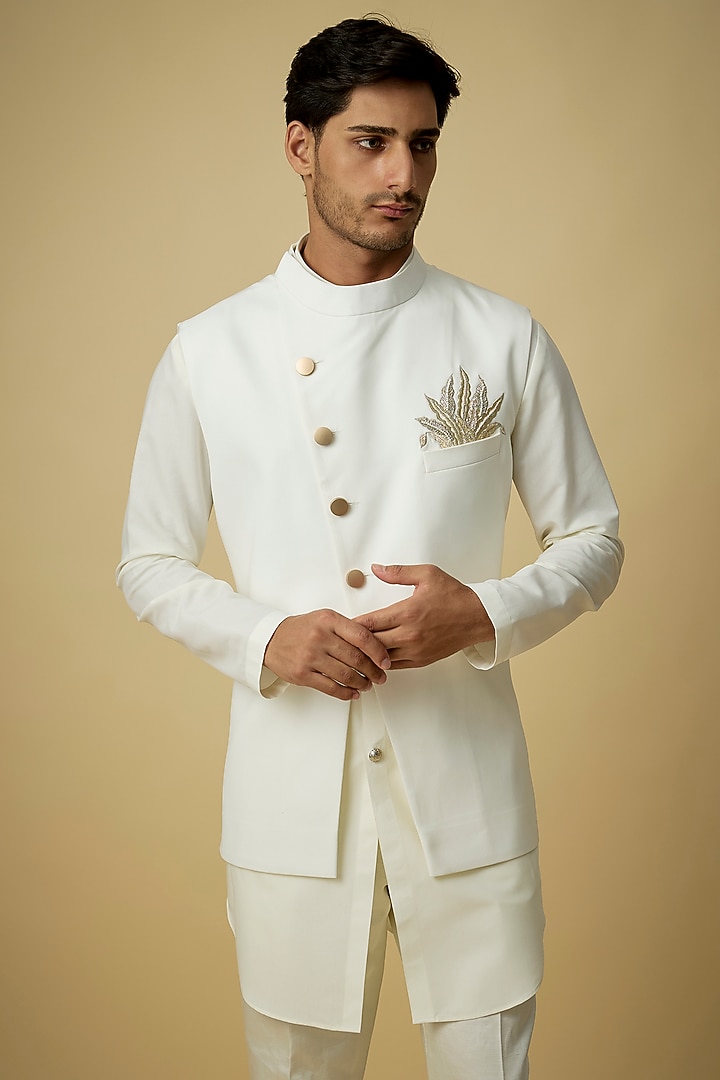 White Suiting Bundi Jacket by Sva By Sonam & Paras Modi Men at Pernia's Pop Up Shop