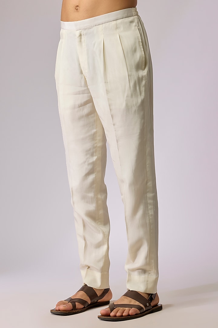 Ivory Silk Embroidered Kurta Set by Sva By Sonam & Paras Modi Men at Pernia's Pop Up Shop
