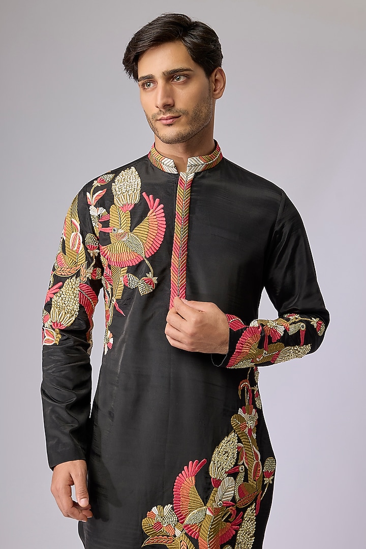 Black Crepe Kurta Set by Sva By Sonam & Paras Modi Men at Pernia's Pop Up Shop