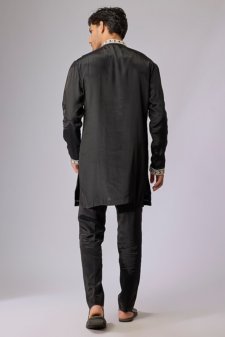 Black Crepe Kurta Set by Sva By Sonam & Paras Modi Men at Pernia's Pop Up Shop