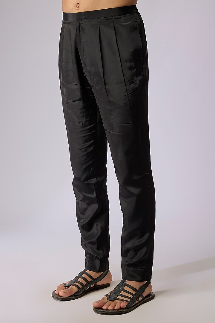 Black Crepe Kurta Set by Sva By Sonam & Paras Modi Men at Pernia's Pop Up Shop