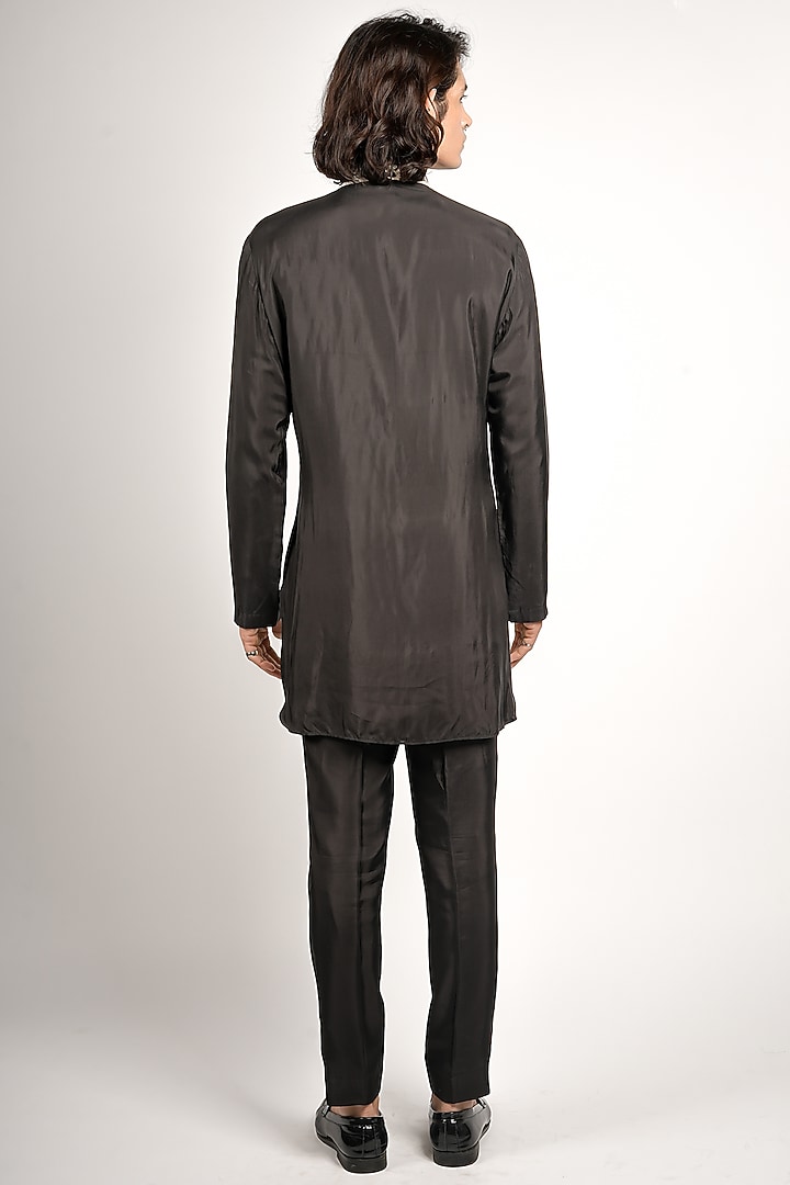 Black Crepe Embroidered Kurta Set by SVA BY SONAM & PARAS MODI Men at Pernia's Pop Up Shop