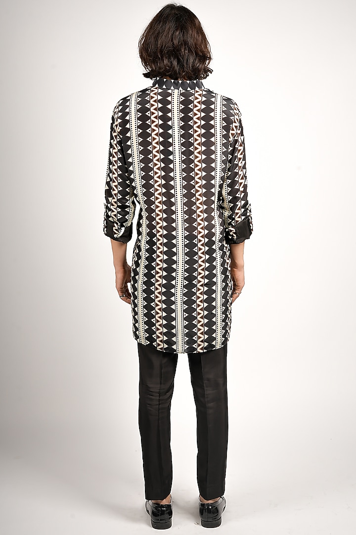 Black Crepe Tribal Printed Kurta by SVA BY SONAM & PARAS MODI Men at Pernia's Pop Up Shop