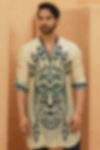Ivory Crepe Geometric Printed Kurta by Sva By Sonam & Paras Modi Men at Pernia's Pop Up Shop