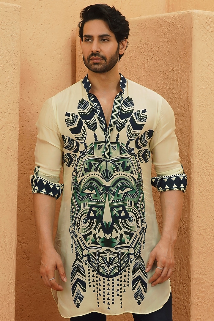 Ivory Crepe Geometric Printed Kurta by Sva By Sonam & Paras Modi Men at Pernia's Pop Up Shop
