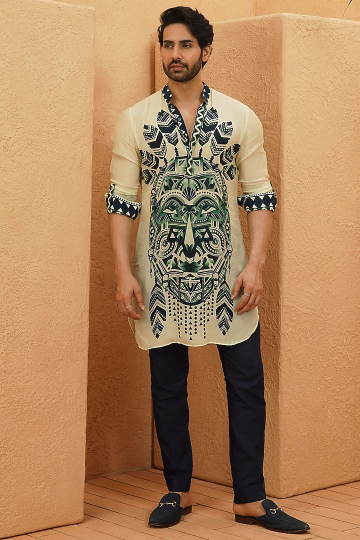 Ivory Crepe Geometric Printed Kurta by Sva By Sonam & Paras Modi Men at Pernia's Pop Up Shop
