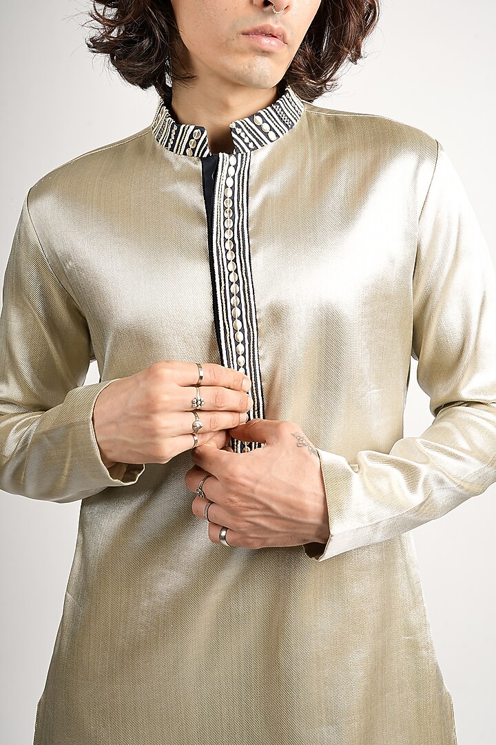 Silver Metallic Fabric Embroidered Straight Kurta by SVA BY SONAM & PARAS MODI Men at Pernia's Pop Up Shop