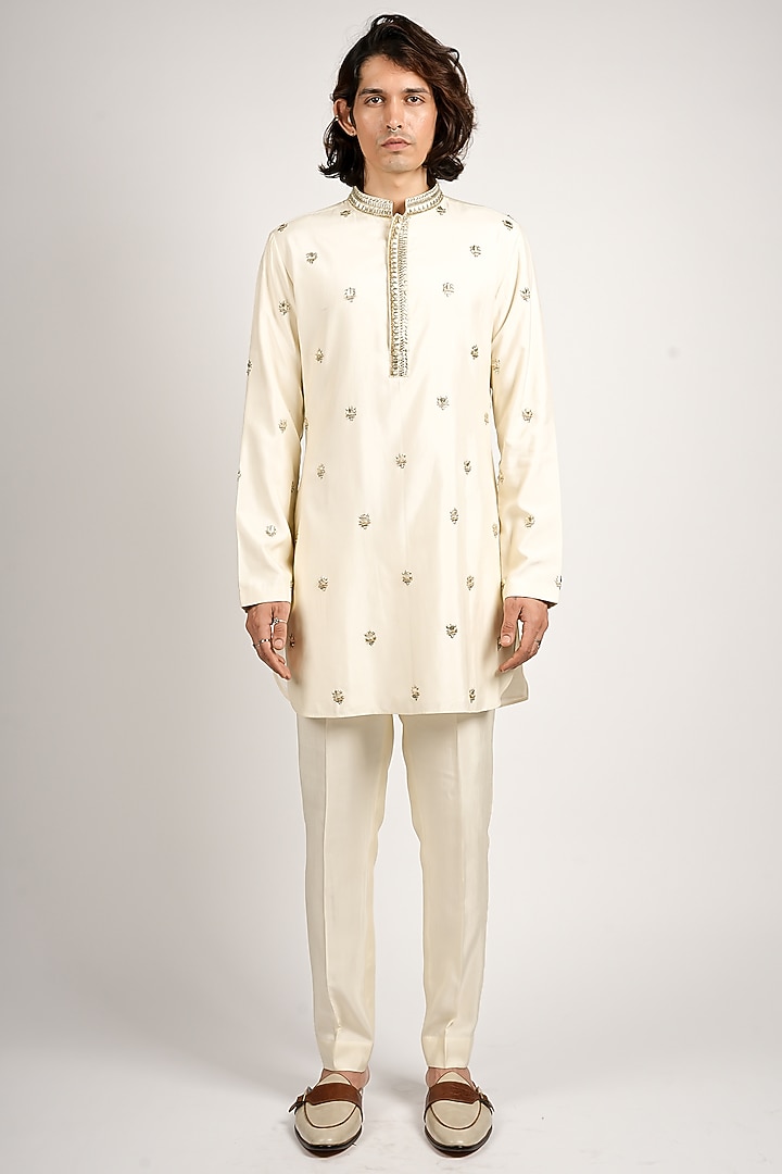 Ivory Crepe Embroidered Kurta Set by SVA BY SONAM & PARAS MODI Men at Pernia's Pop Up Shop